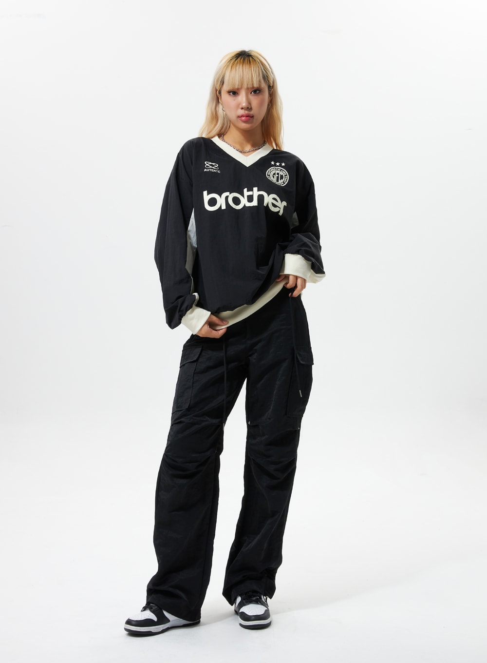 blockcore-v-neck-sweatshirt-is319