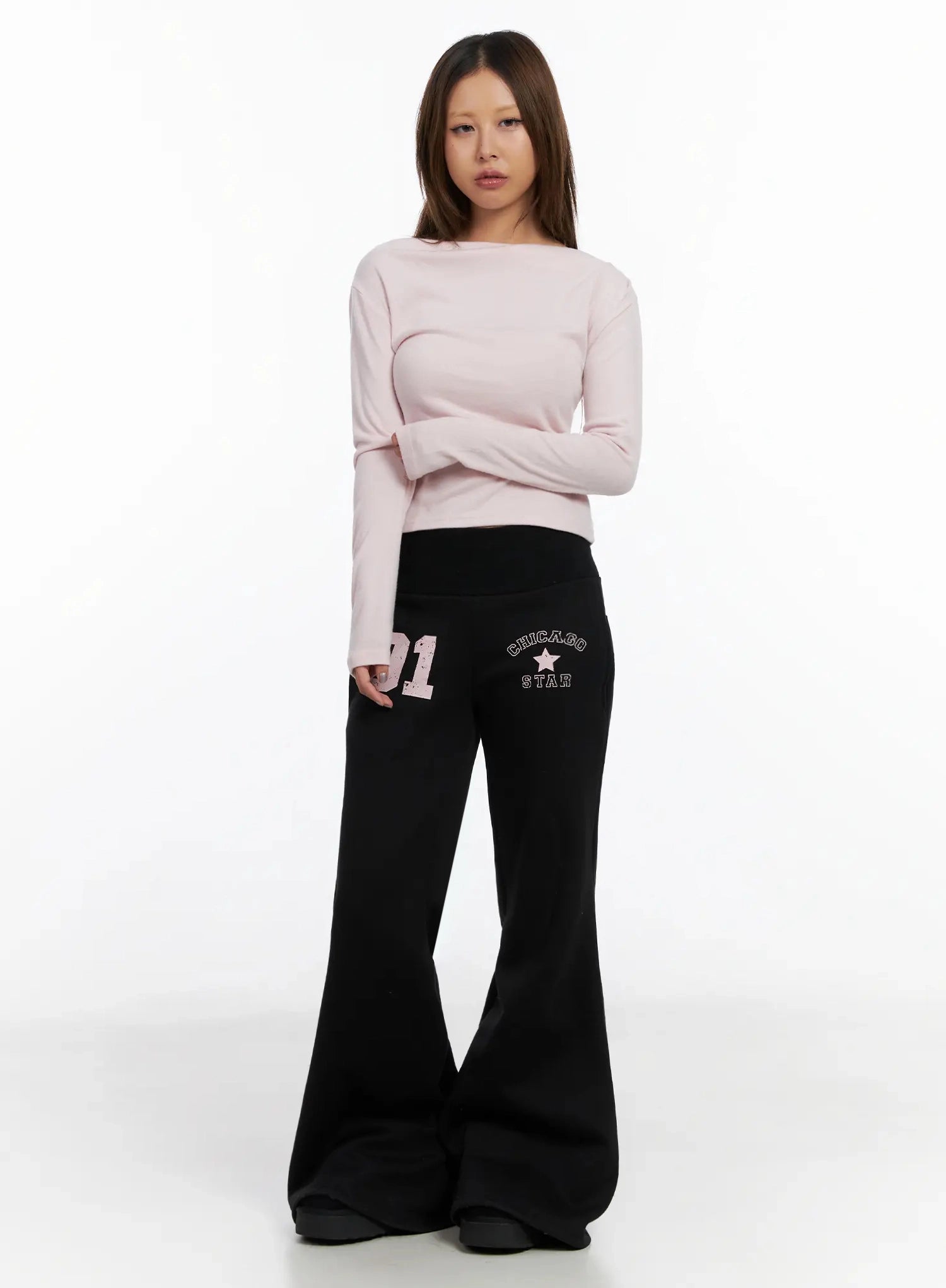 graphic-bootcut-pants-in528