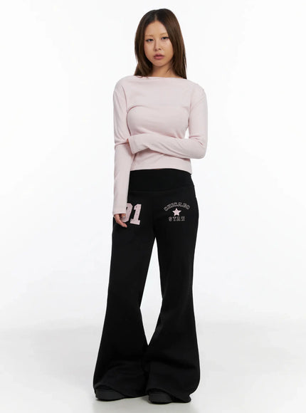 graphic-bootcut-pants-in528