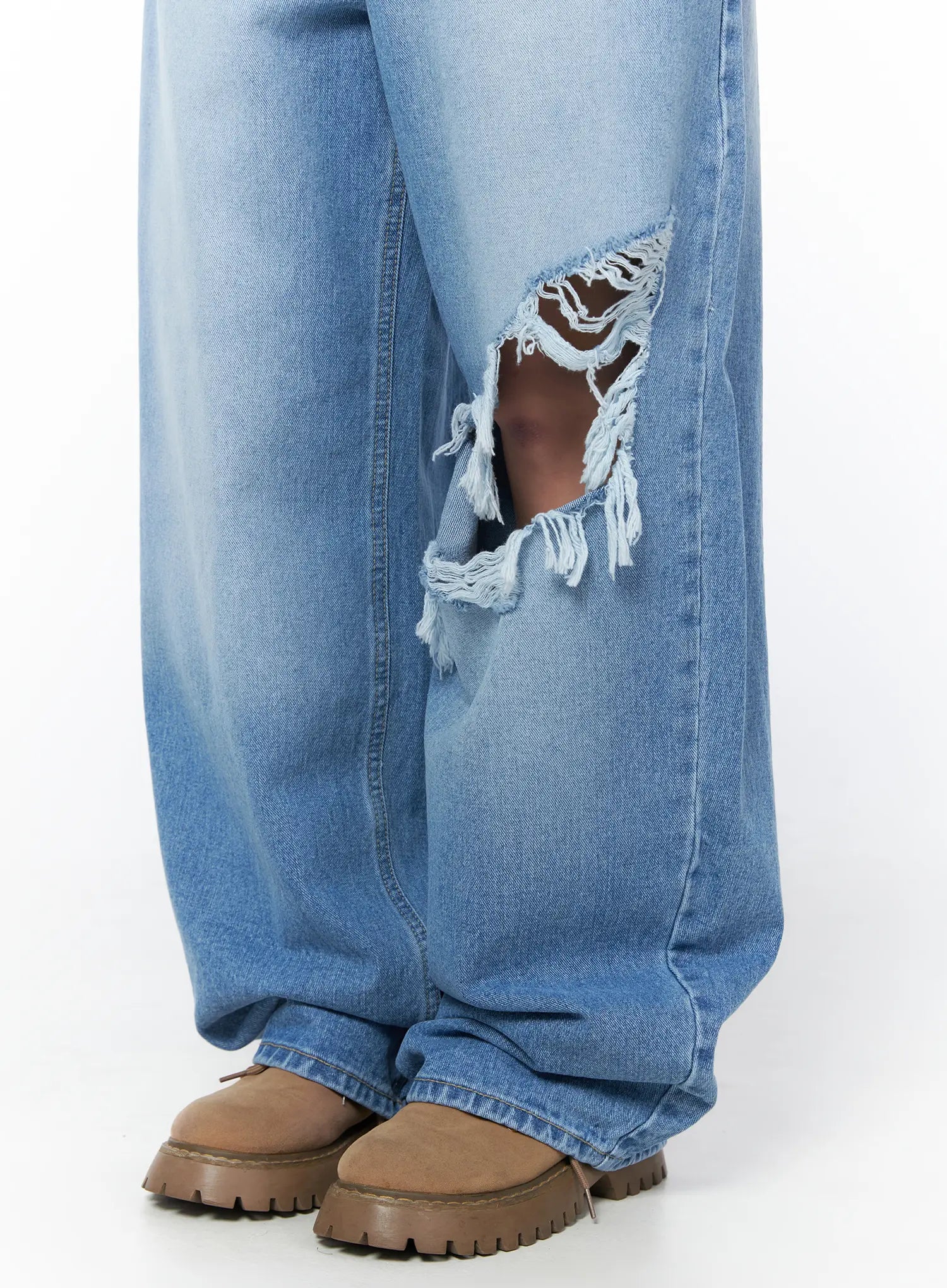 rivka-distressed-wide-leg-jeans-cy512