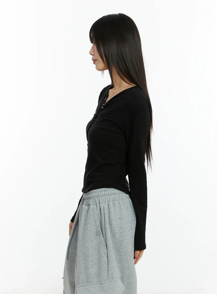 henley-eyelet-long-sleeve-top-cf509