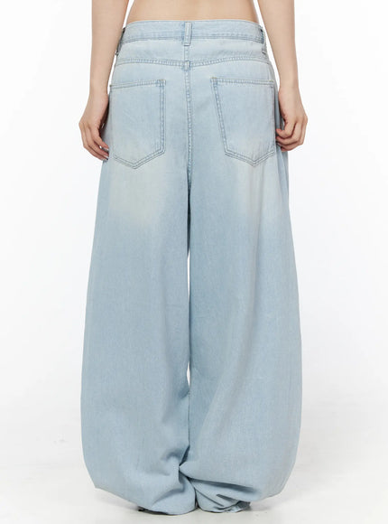 ash-loose-fit-light-washed-jeans-iu515