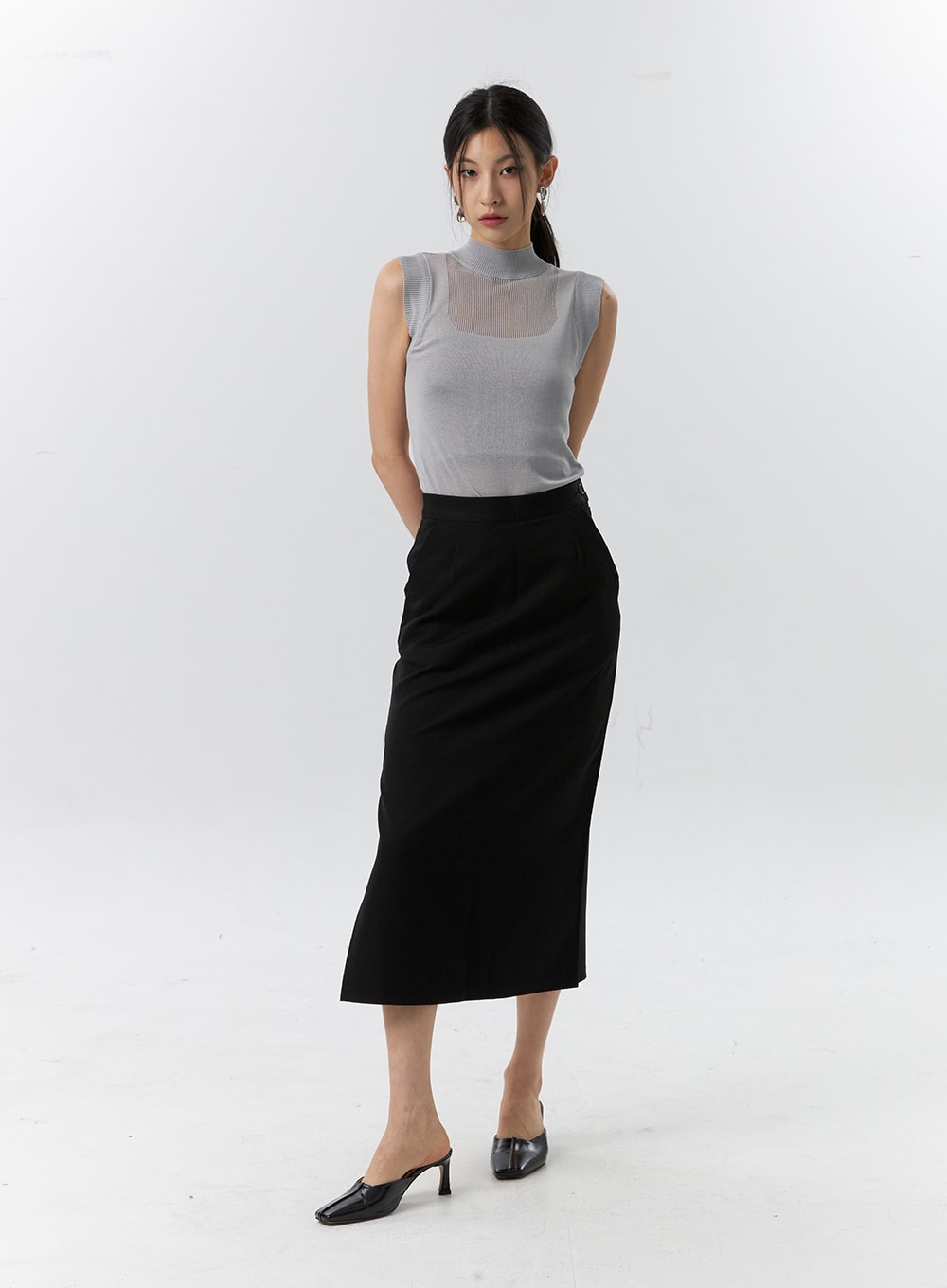 sleeveless-knit-top-il321