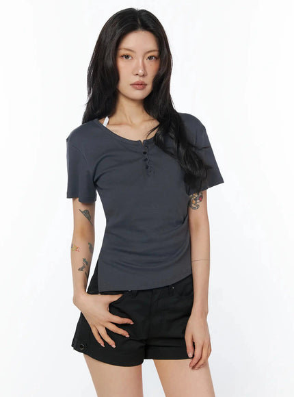casual-off-shoulder-shirred-tee-iu509