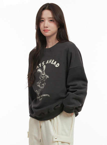 casual-graphic-sweatshirt-ij510