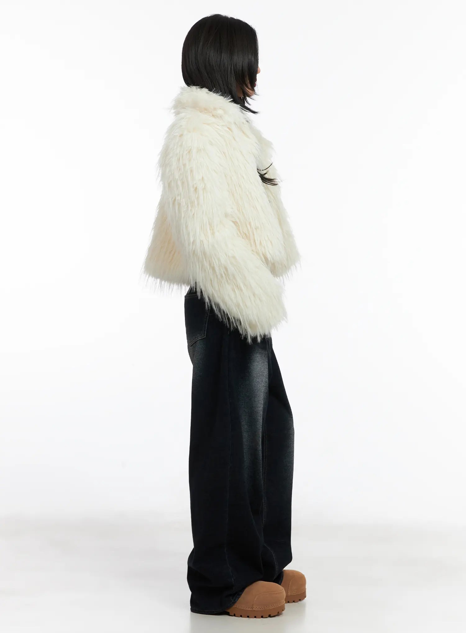 chic-faux-fur-cropped-jacket-cd509