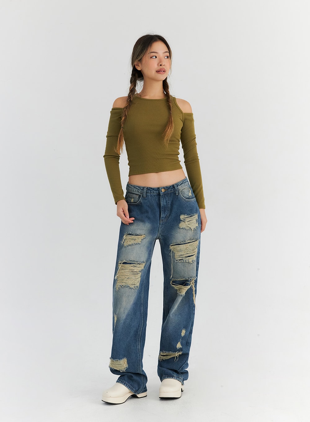 cut-out-slim-fit-crop-top-cn310