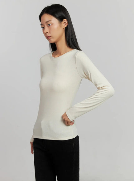 ribbed-knit-long-sleeve-top-ij505