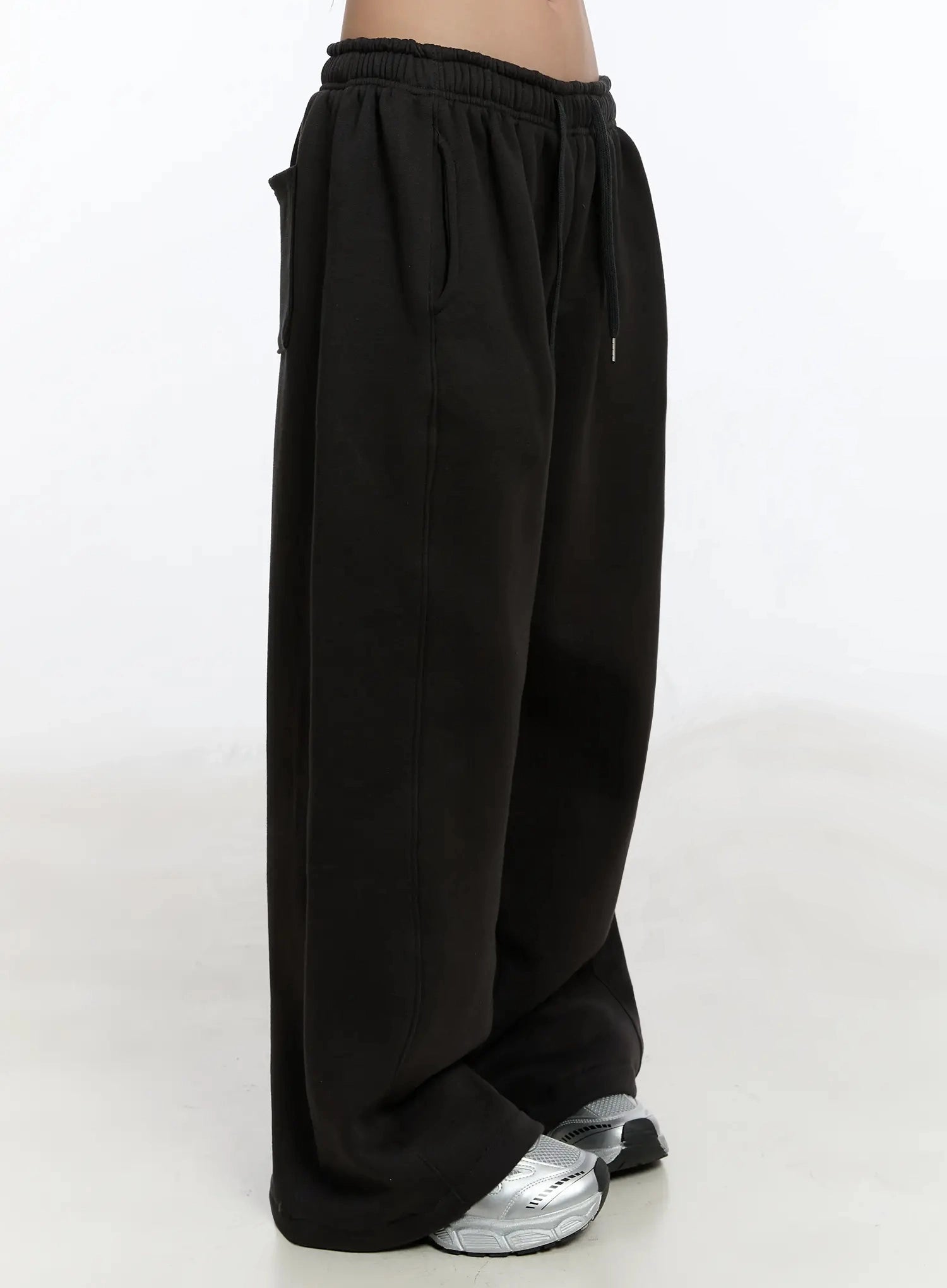 relaxed-fit-sweatpants-im509
