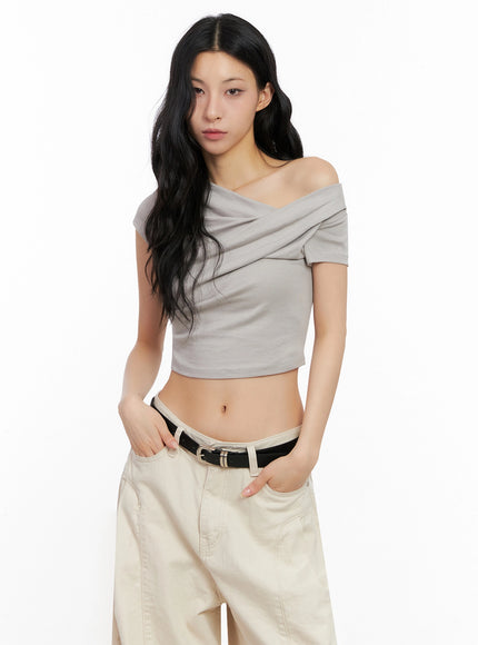 asymmetric-shirred-off-shoulder-crop-tee-ig508