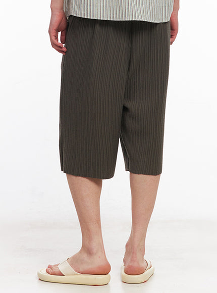 mens-pleated-wide-fit-shorts-iu512
