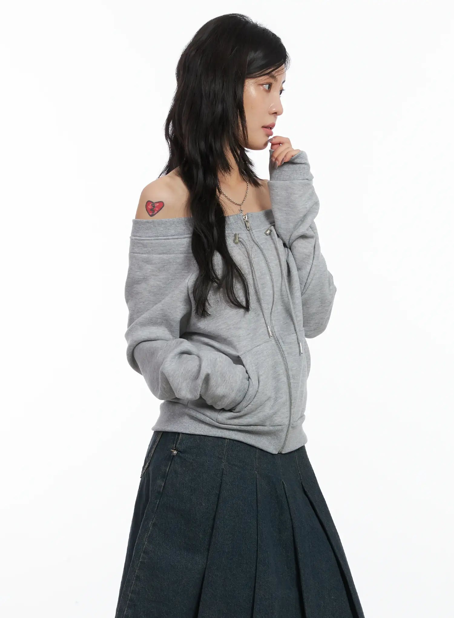 off-shoulder-zip-up-sweatshirt-cn528