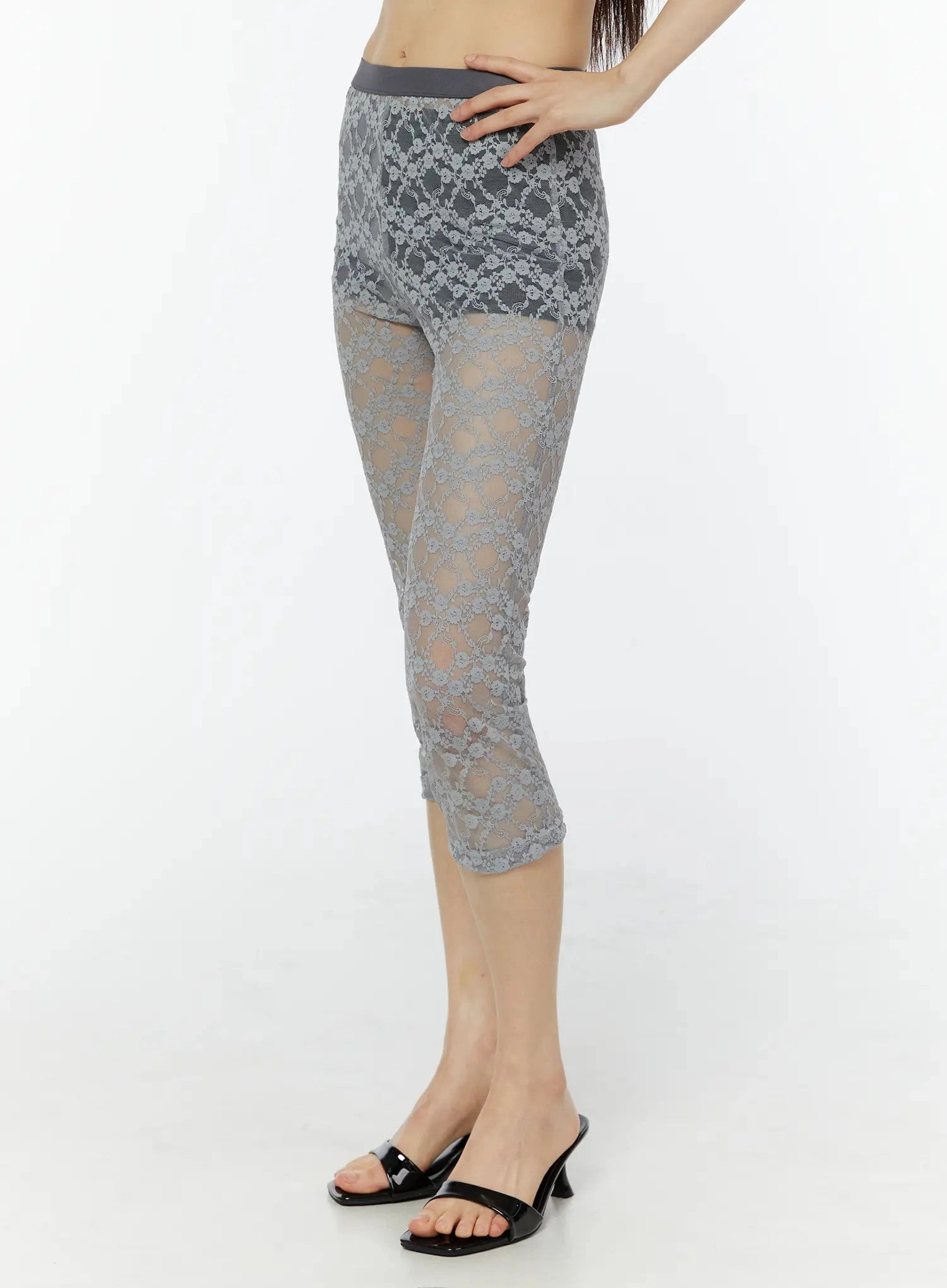 sheer-lace-capri-leggings-iu518