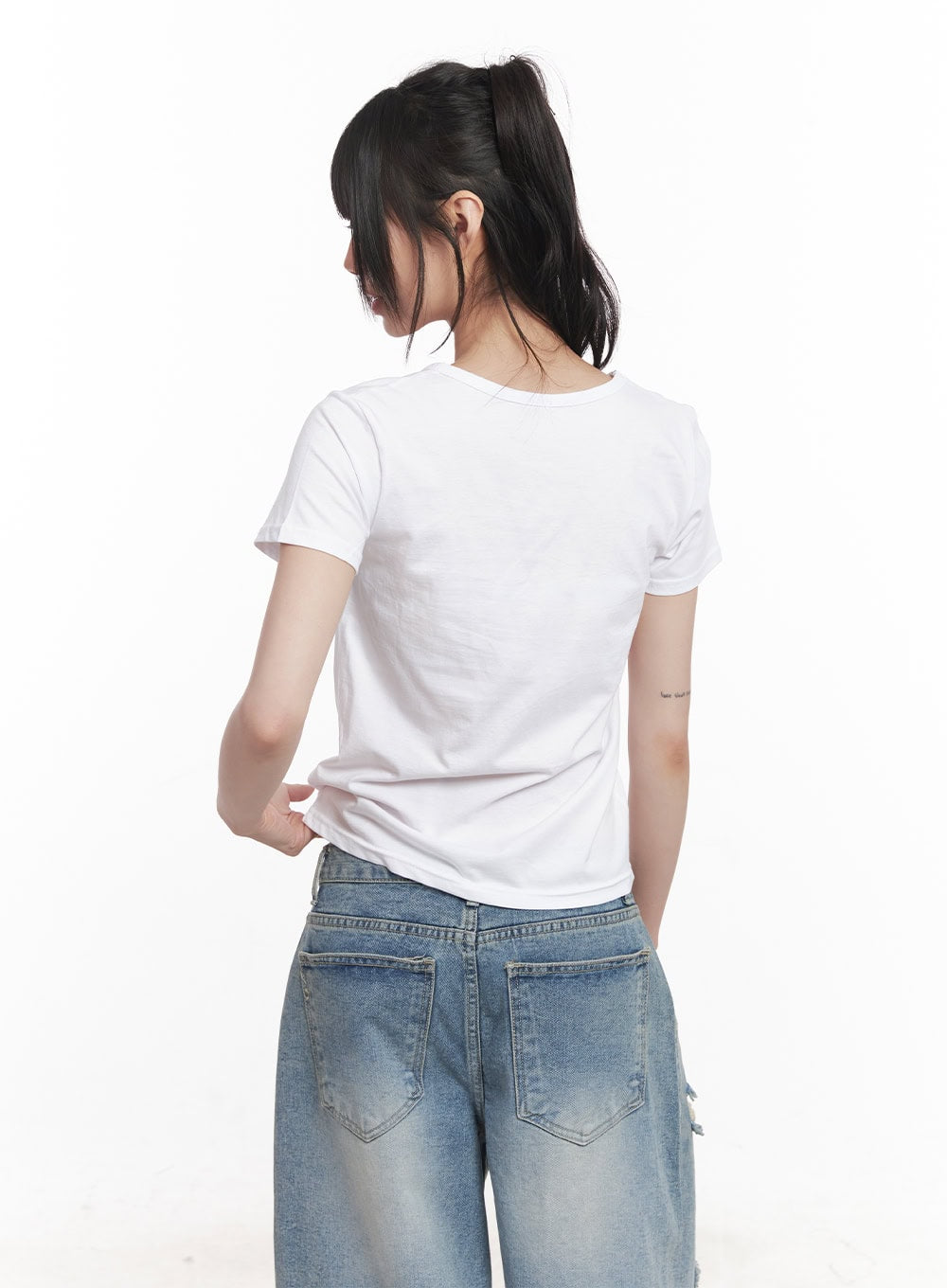 87-graphic-crop-tee-cy520