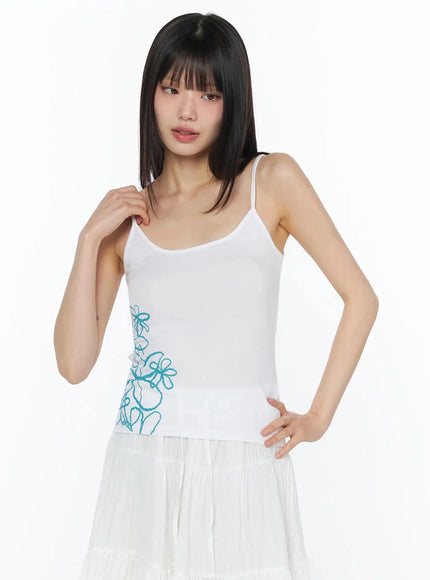 floral-embroidered-sleeveless-top-iy525