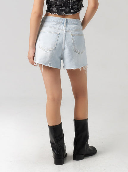 ripped-light-denim-shorts-cl303