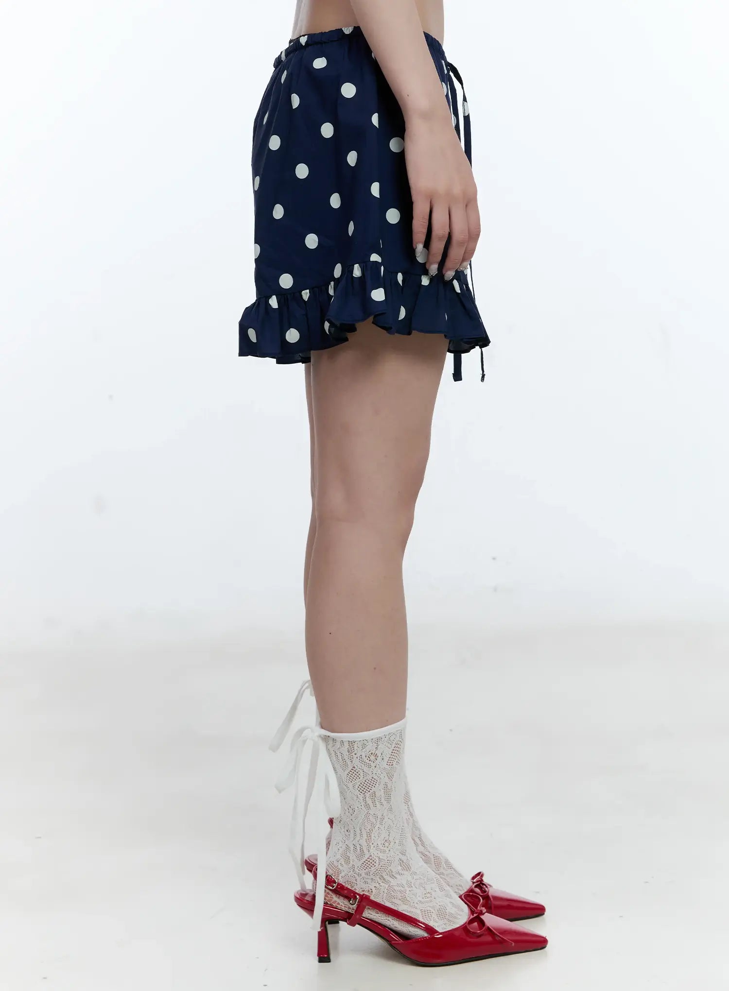 polka-dot-ruffle-shorts-cg501