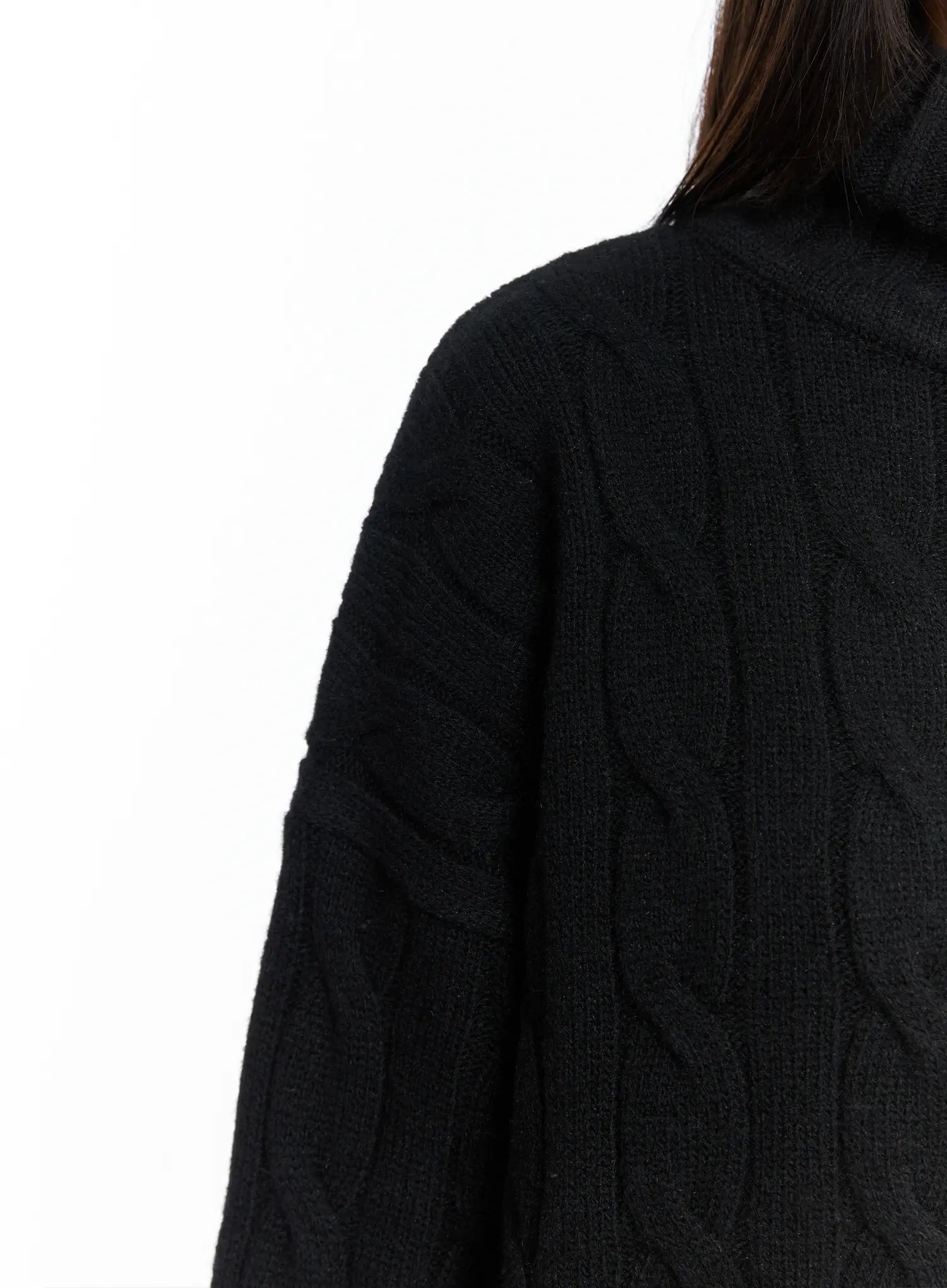 cable-knit-turtleneck-sweater-co503