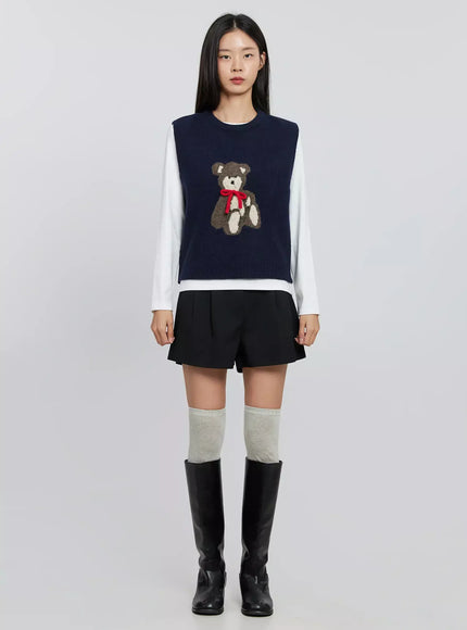 modern-pintuck-tailored-shorts-in507