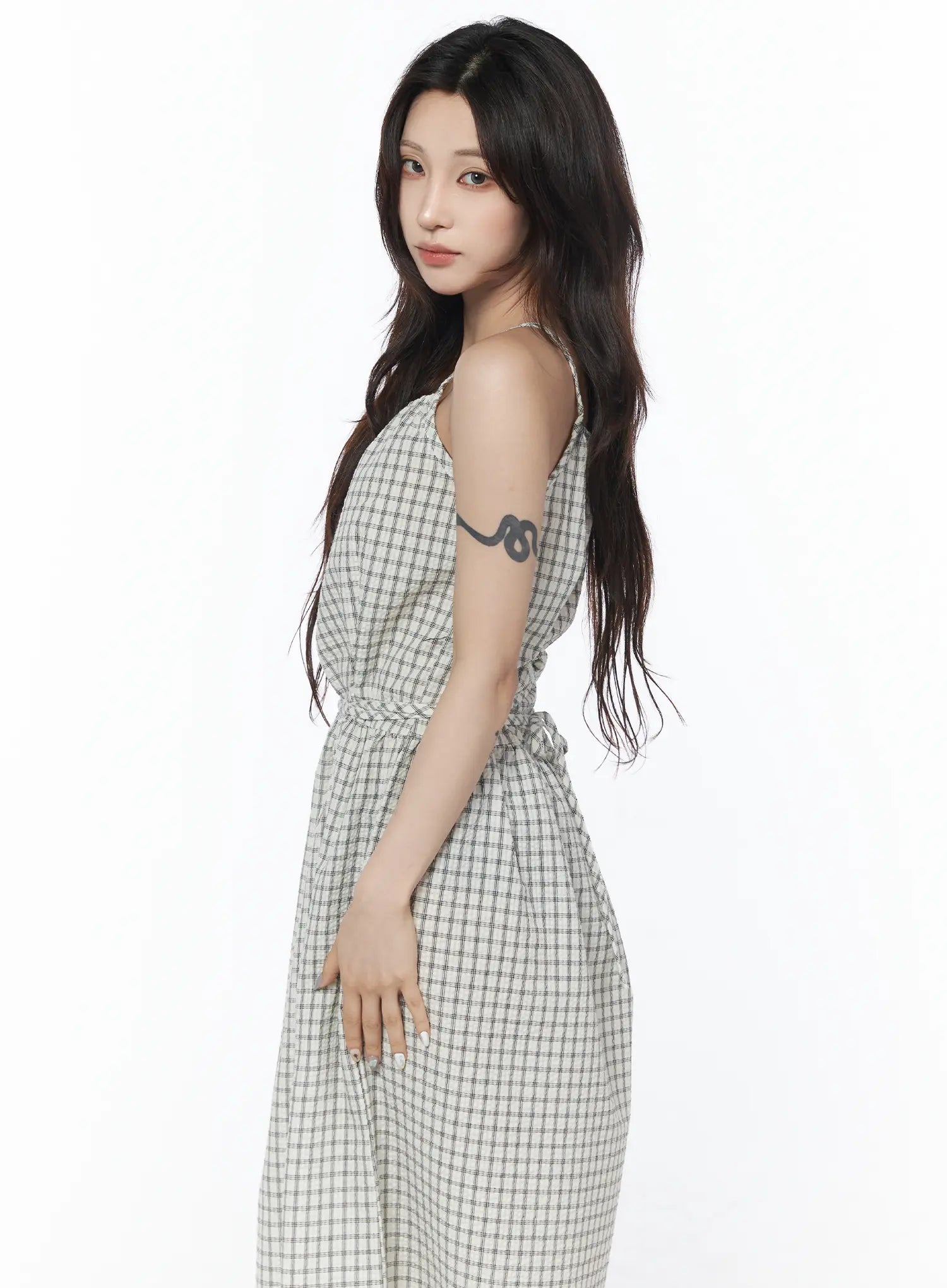 ruched-henley-tiered-mini-dress-cu504