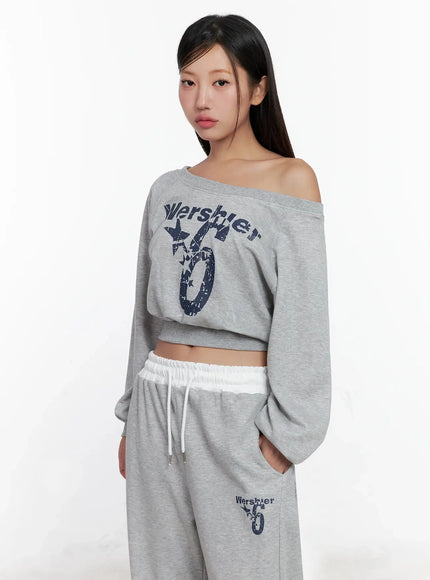 off-shoulder-cropped-sweatshirt-ig527