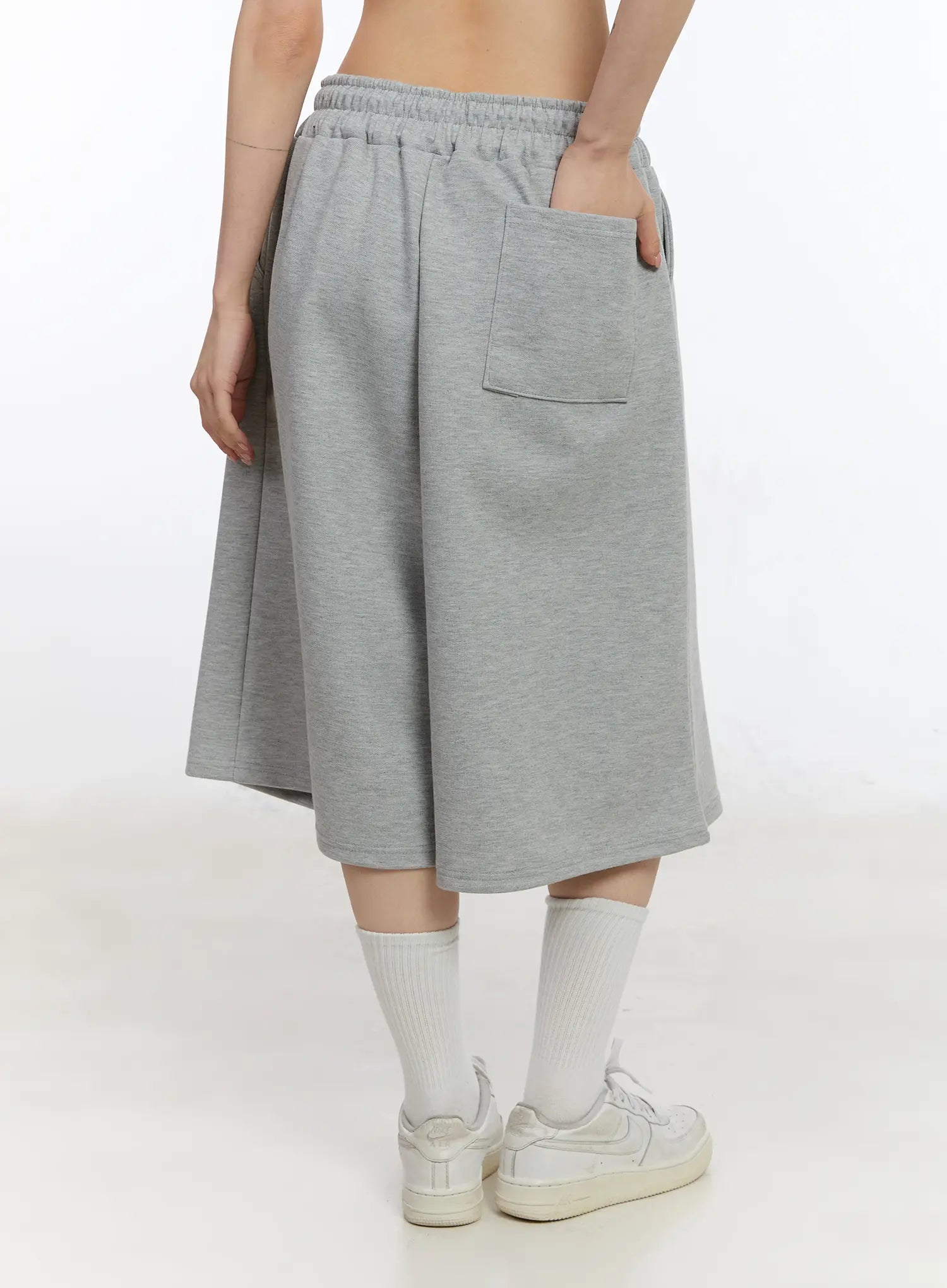 gothic-lettering-oversized-shorts-ca506