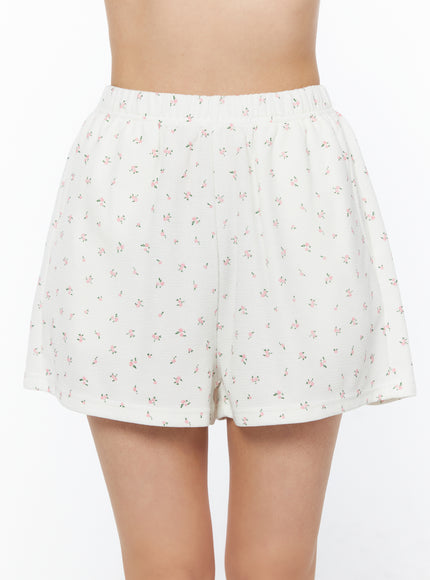 floral-print-shorts-iu516