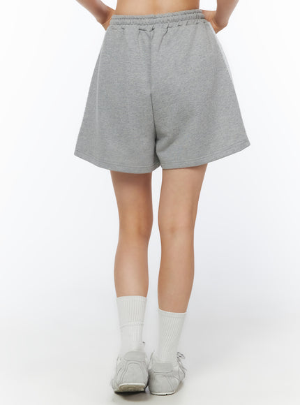 lace-trim-track-shorts-iu519