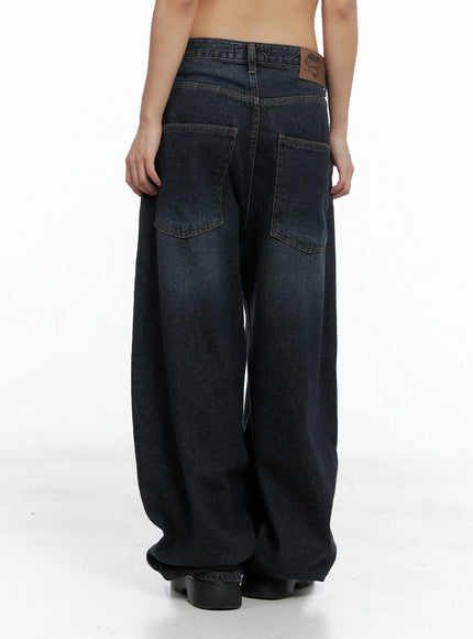 rivet-detail-washed-wide-leg-jeans-cs505
