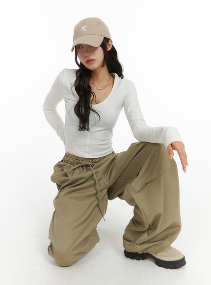 stripe-nylon-wide-pants-unisex-cj418