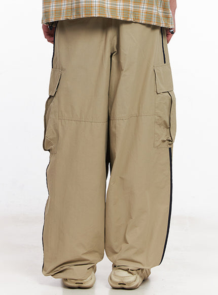 men-s-cargo-balloon-fit-windbreaker-pants-beige-iu512