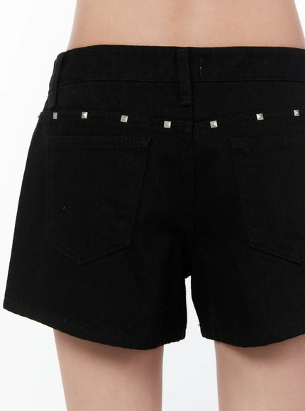 studded-low-rise-shorts-cy514