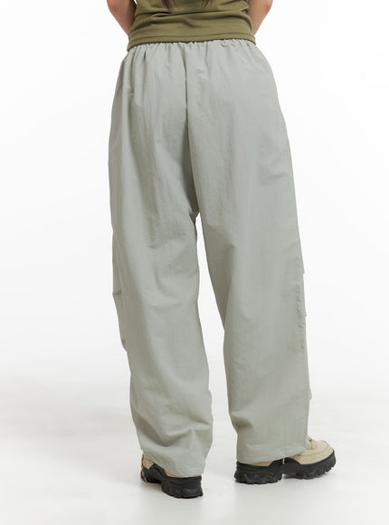 unisex-classic-parachute-pants-cm418