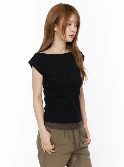 floral-embroidered-short-sleeve-top-cu511 / Black