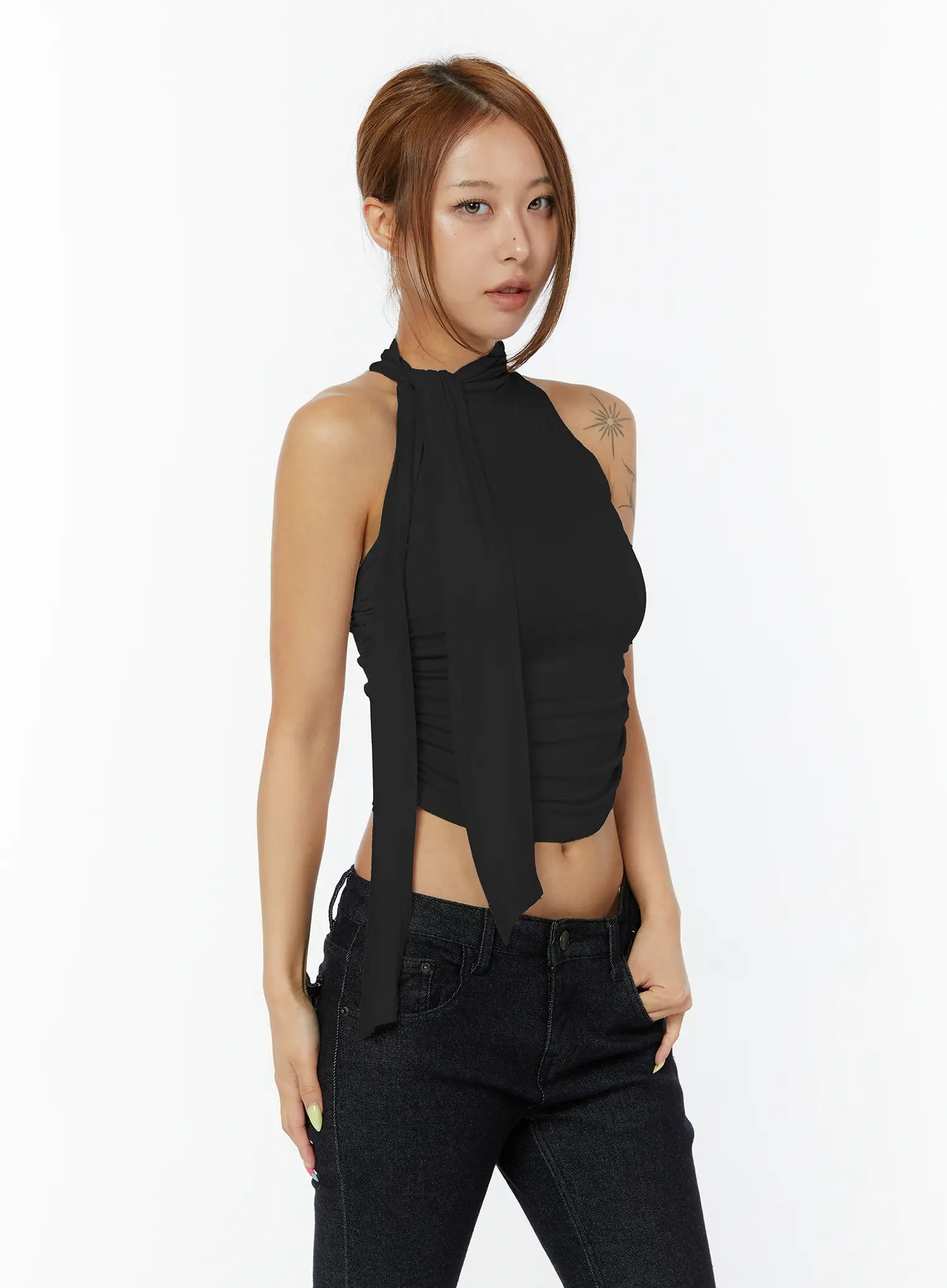 sleeveless-shirred-halter-top-cy520 / Black