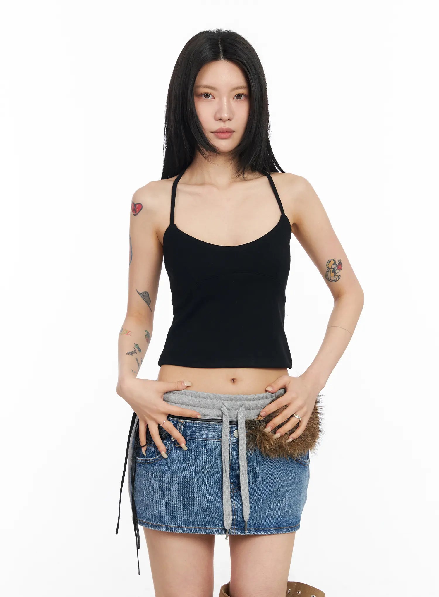 simple-boho-halter-neck-top-cm517 / Black