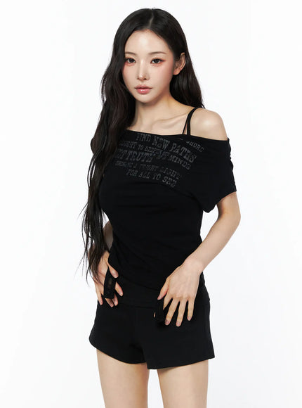 graphic-print-off-shoulder-top-cu511 / Black
