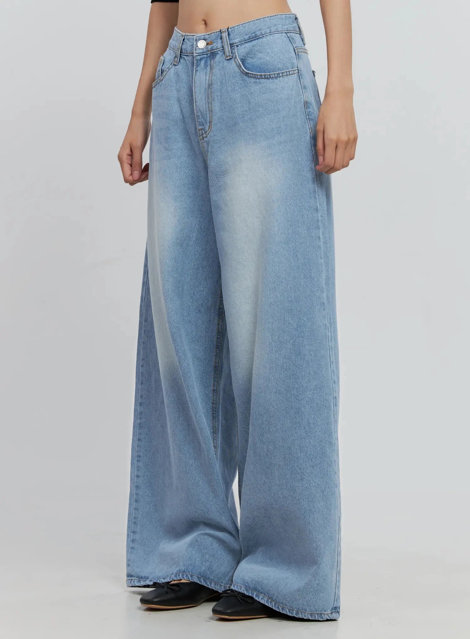 ramos-washed-wide-leg-jeans-is516