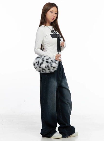 casual-graphic-long-sleeve-tee-cs522