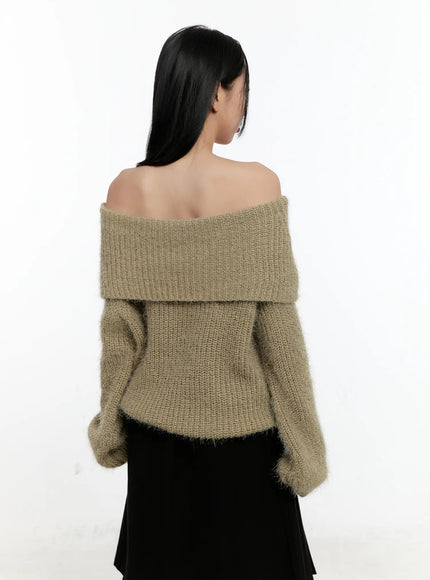 loose-fit-off-shoulder-knit-sweater-cn505