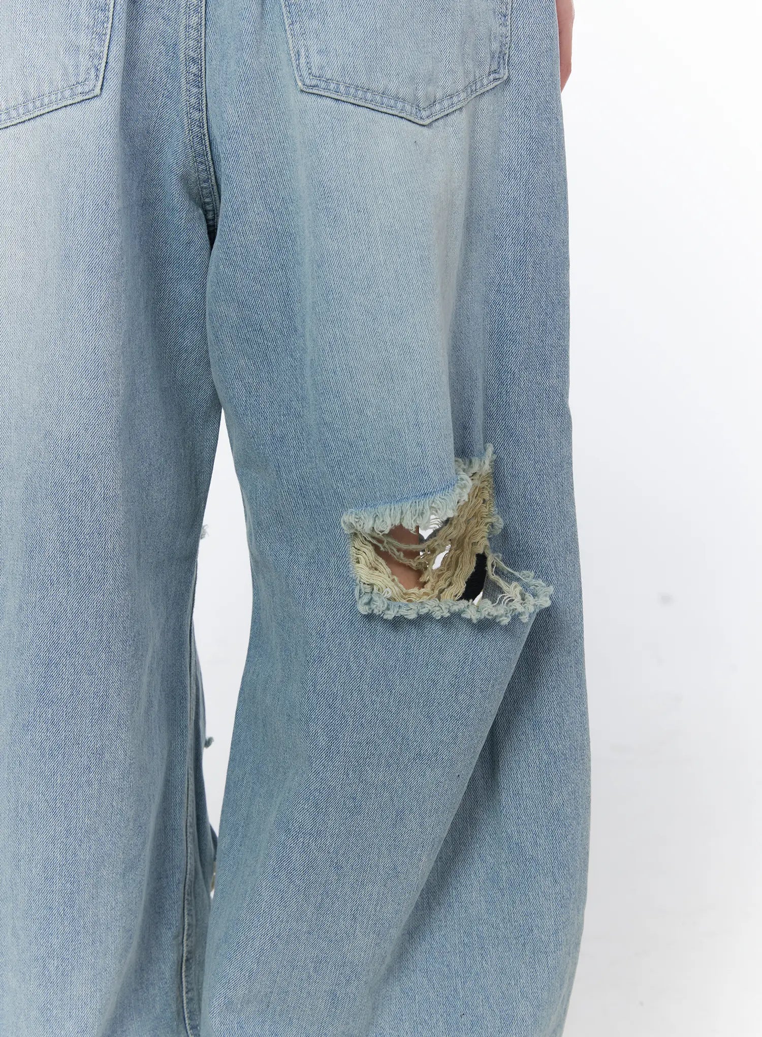 clementine-distressed-wide-leg-jeans-ca528