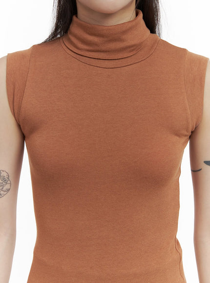 turtleneck-sleeveless-top-oa425