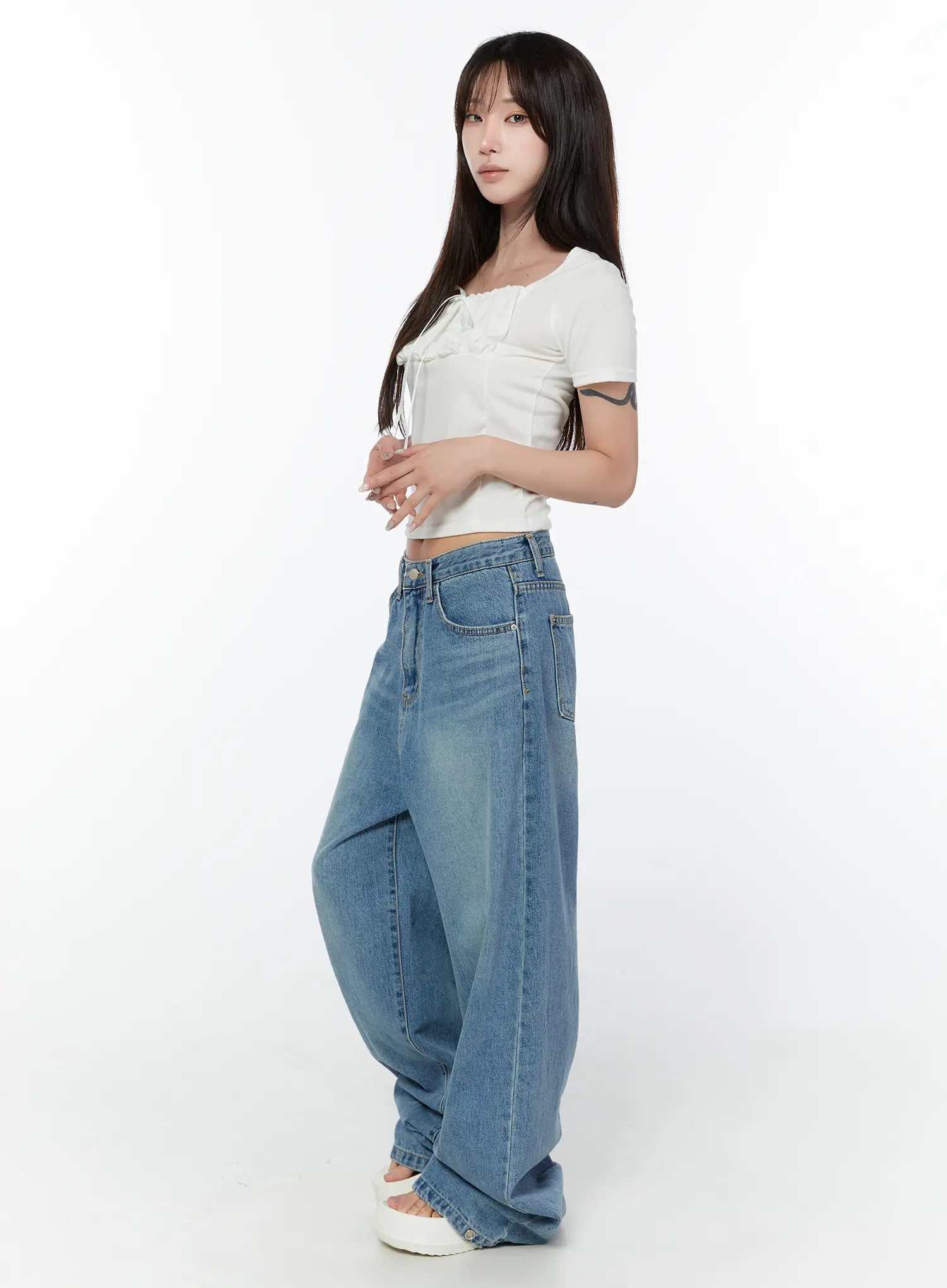 shea-snap-button-wide-leg-jeans-iy514