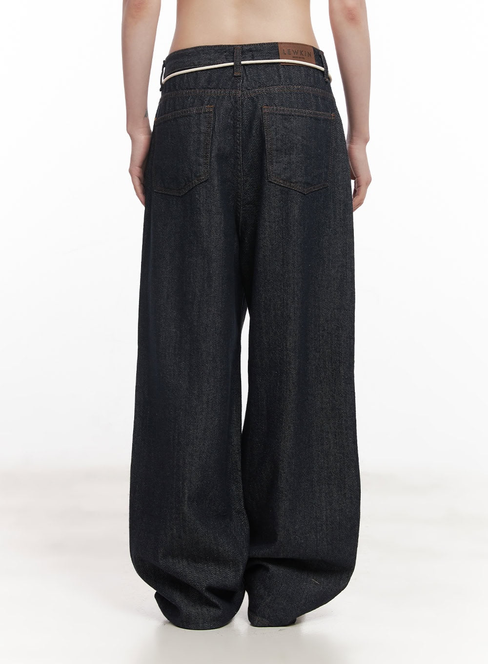 Kirsten String Wide-Leg Summer Denim Jeans IM528 in dark blue, back close-up view, LEWKIN woven label at waistband, back pockets, cream string detail, voluminous wide-leg hem.