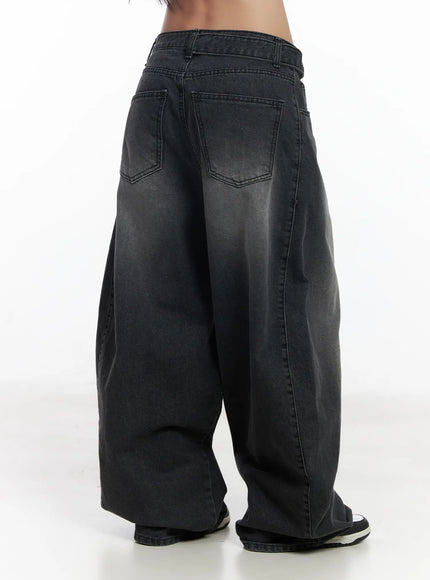 alana-belt-detail-baggy-jeans-cj530