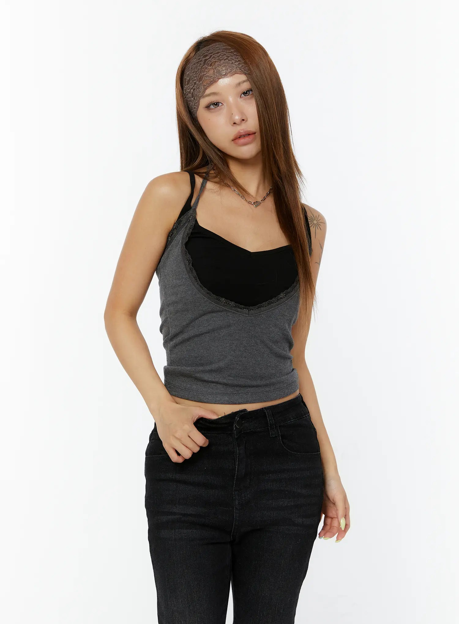 layered-lace-trim-cami-top-cy520 / Dark gray