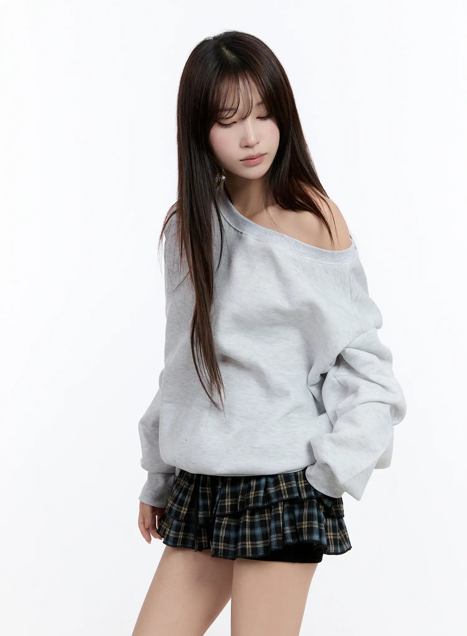 casual-off-shoulder-sweatshirt-cn524