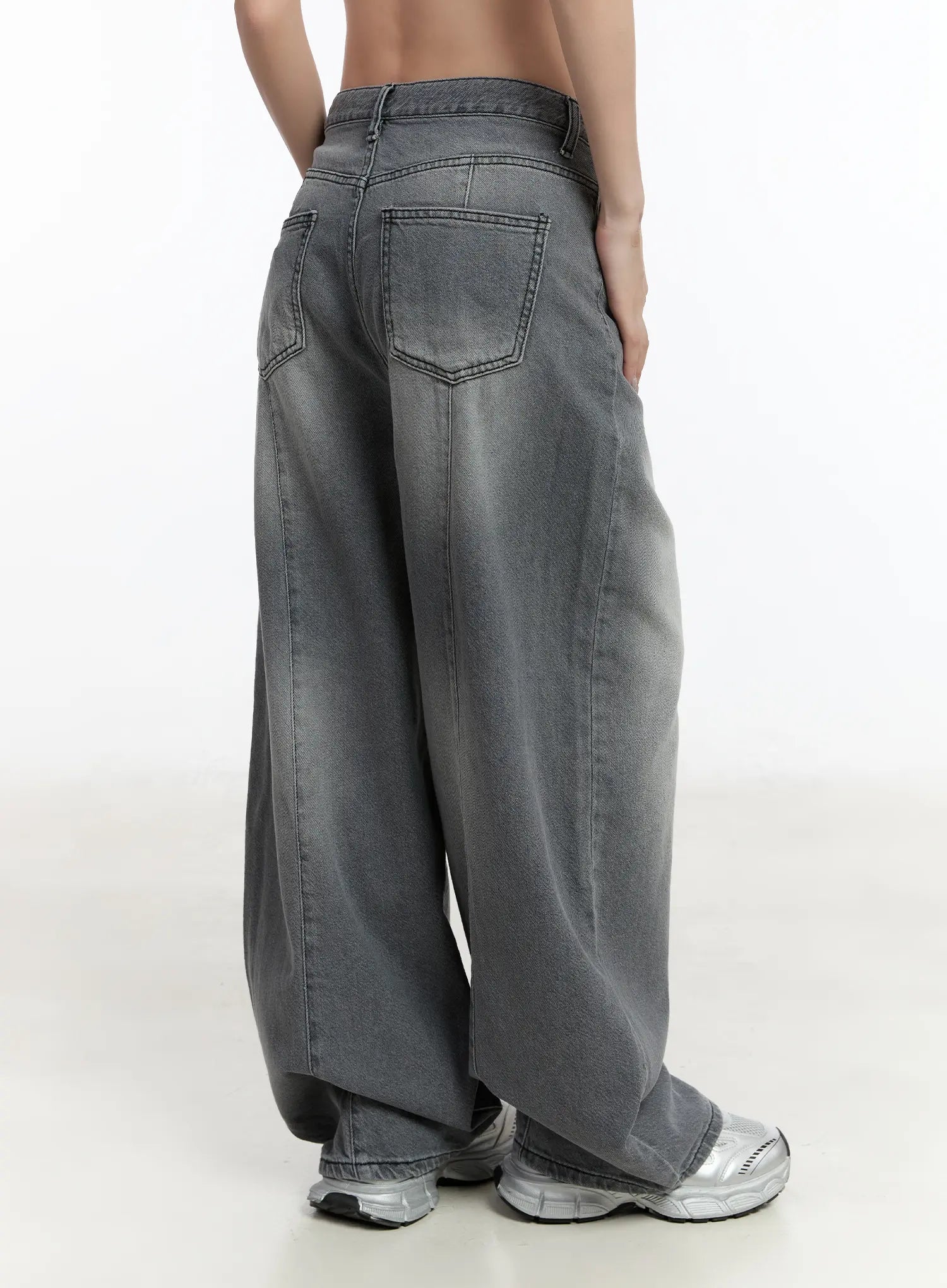 armani-washed-wide-leg-jeans-cm511