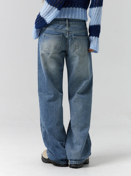 washed-denim-straight-jeans-cs313