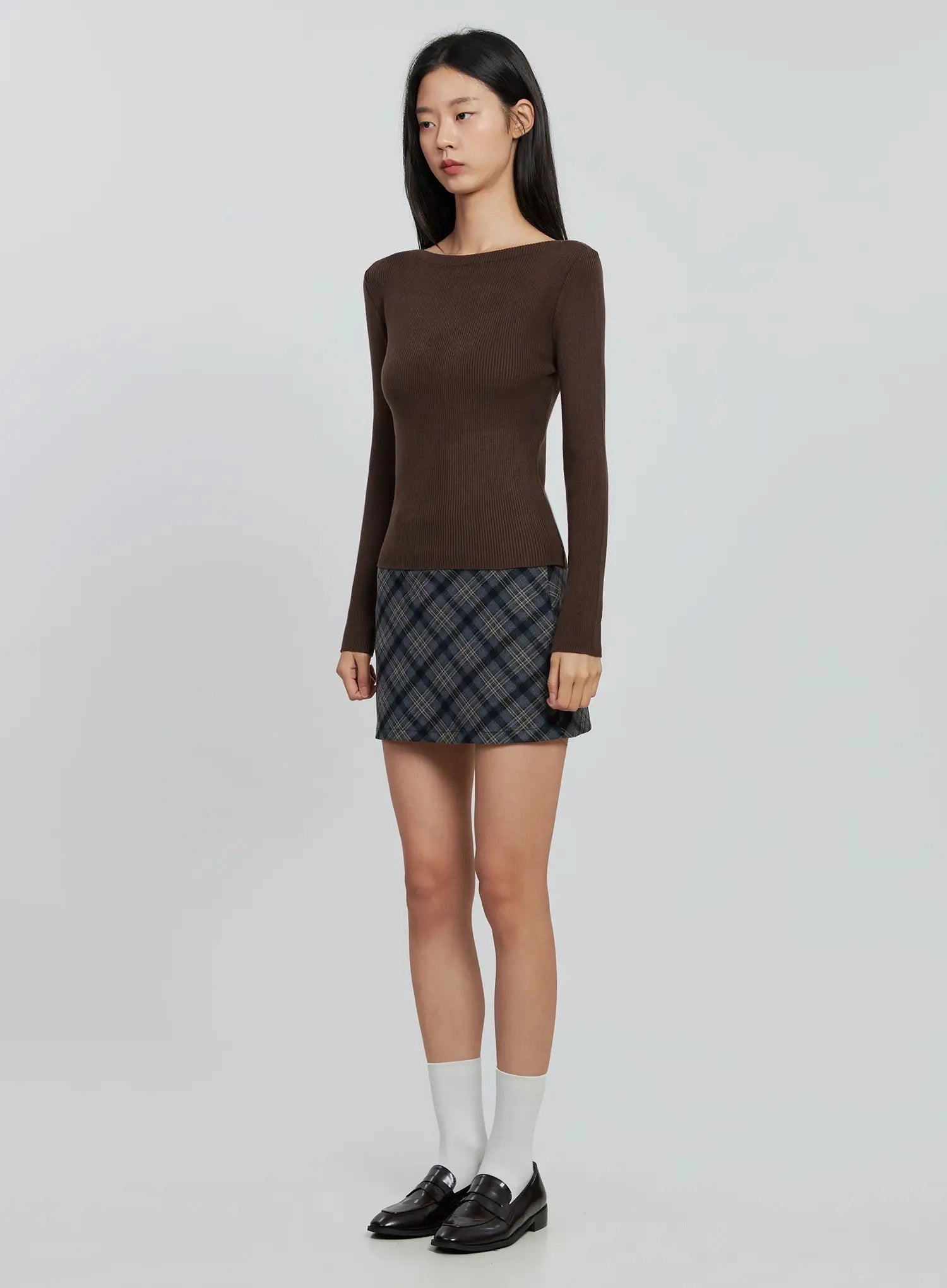chic-boat-neck-sweater-in507